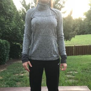 FINAL Super soft Eddie Bauer viel neck pullover.